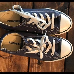 Navy blue converse